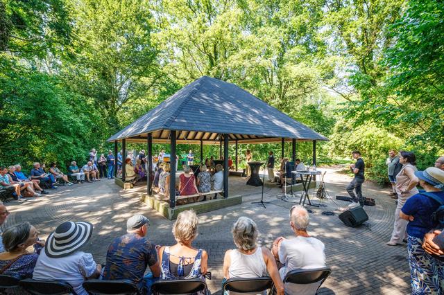 Het vernieuwde paviljoen werd vrijdagmiddag officieel geopend.