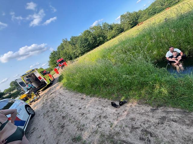Jeroen Langenkamp ligt met 81-jarige man in de sloot in Uffelte.