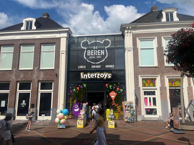 Het filiaal van restaurantketen De Beren in Meppel staat al tijden leeg.