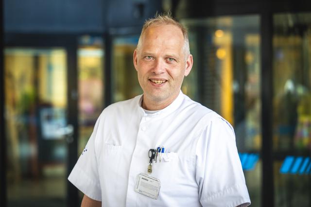 Longarts Sander de Hosson schreef een boek over de dood voor kinderen.