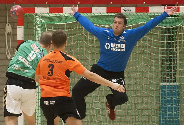 Guido Rink als doelman van Hurry-Up, in de derby tegen E&O.