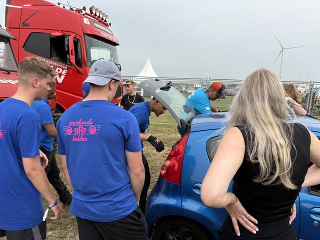 Alleen enkele blikjes Red Bull worden in beslag genomen.