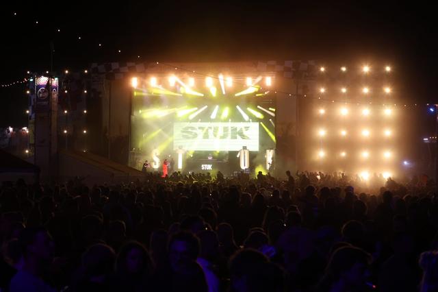 Het optreden ging gewoon verder.