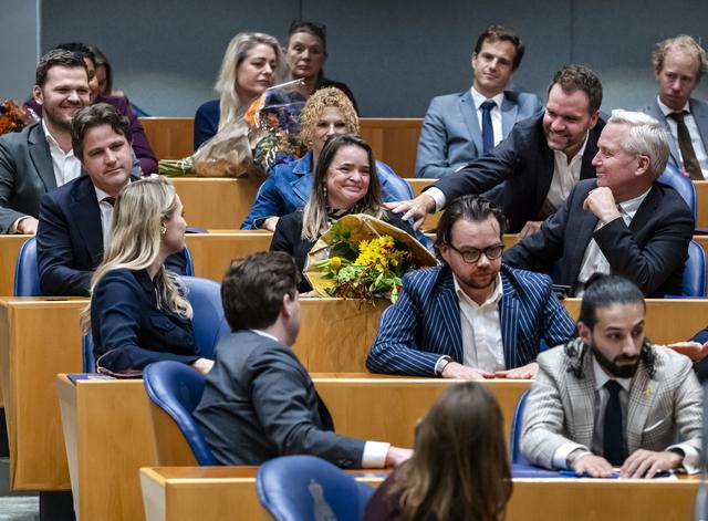 Eline Vedder (CDA) neemt afscheid tijdens de laatste plenaire vergadering van de Tweede Kamer.