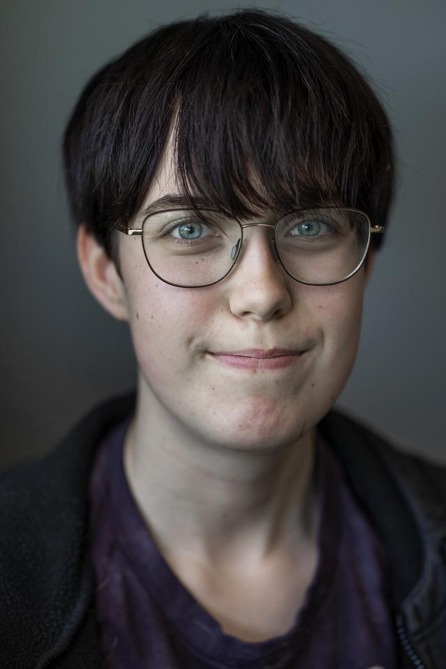 Finn staat in de Action haar mannetje als klanten voor een dubbeltje op de eerste rang willen zitten.