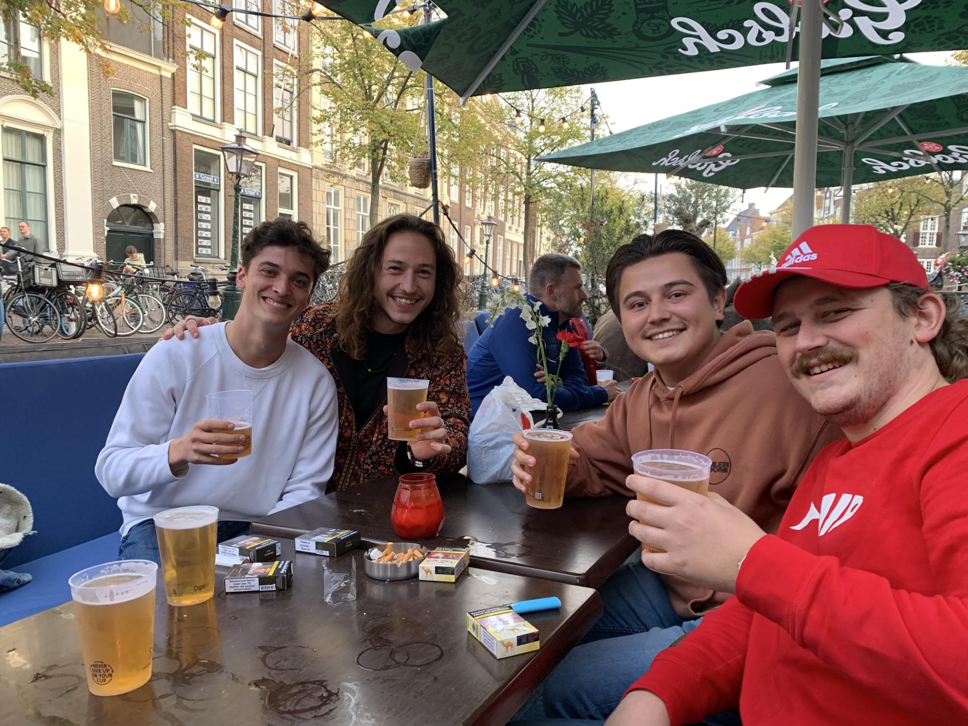 Martijn, Roemer, Martin en Niels zijn gek op Leidens Ontzet.