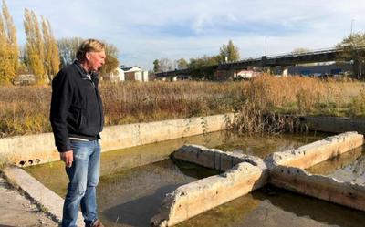 Bernard van der Leij op het terrein dat hij met zijn bedrijf moest verlaten.
