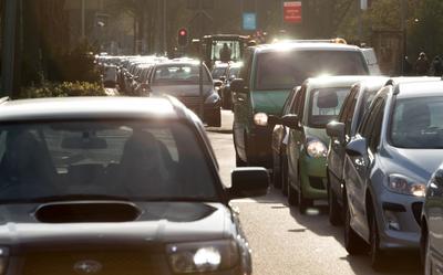 Verkeersdrukte in de stad.