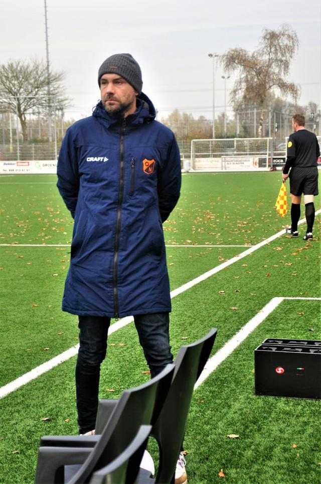 Trainer Erwin Heerlijn van Oranje Nassau. 