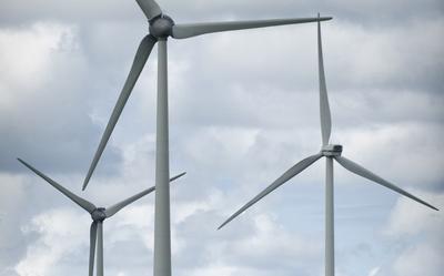 Het Emmer college van burgemeester en wethouders wil het beoogde windpark aan de Zwartenbergerweg schrappen.