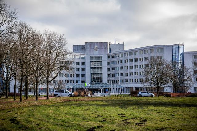 Het hoofdkantoor van de NAM aan de Schepersmaat in Assen komt binnenkort definitief leeg te staan.