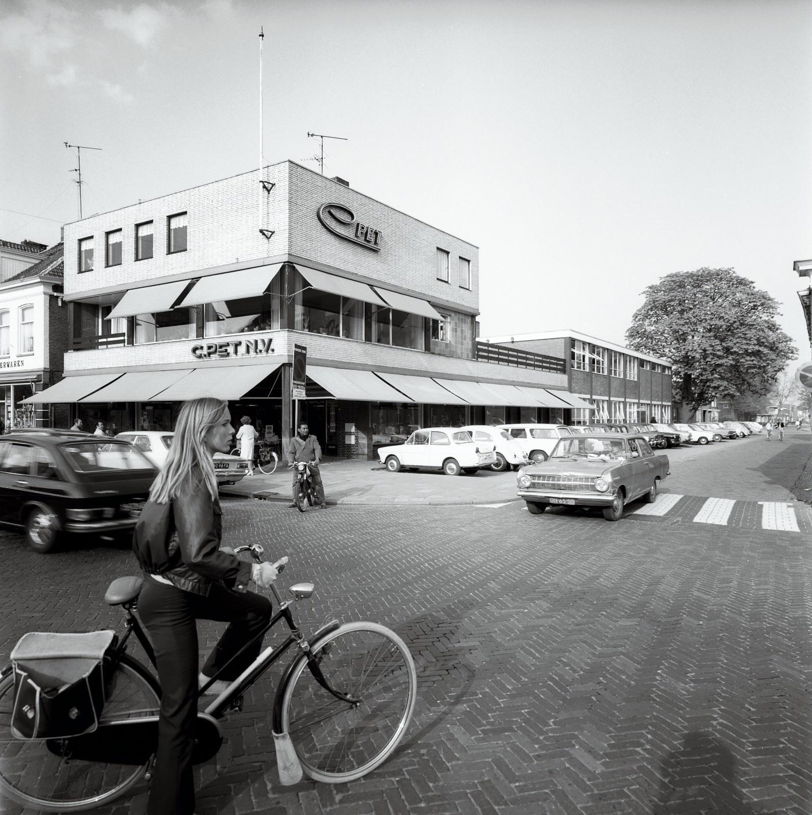 Het pand van Pet rond 1970.
