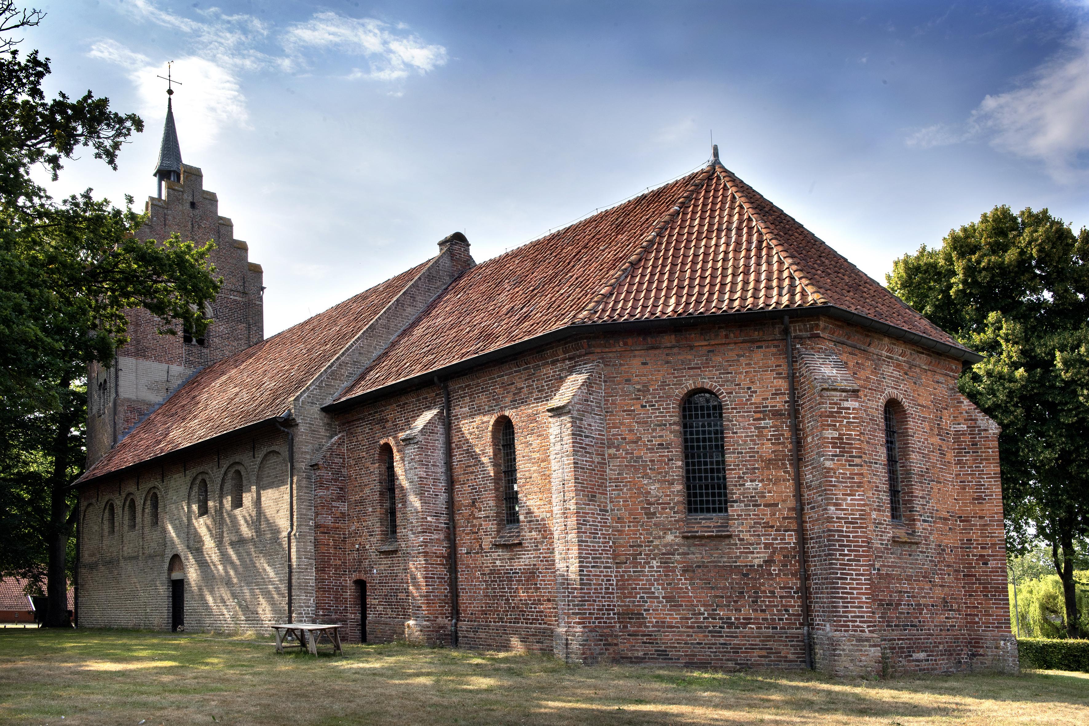 De Magnuskerk in Anloo is de oudste kerk van Drenthe.