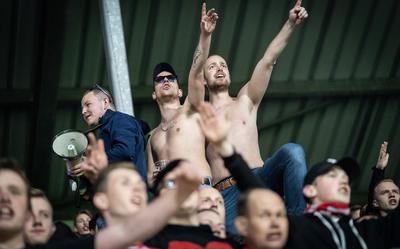 Sfeer in het stadion van FC Emmen. Deze foto is gemaakt tijdens een duel tegen Ajax. 