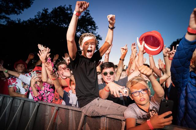 In 2019 ging het publiek los bij Snollebollekes op Sweelpop in Zweeloo.