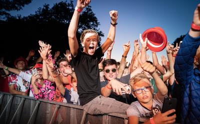 In 2019 ging het publiek los bij Snollebollekes op Sweelpop in Zweeloo.