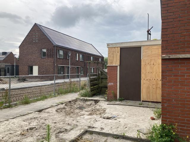 Het contrast tussen oud en nieuw is groot.