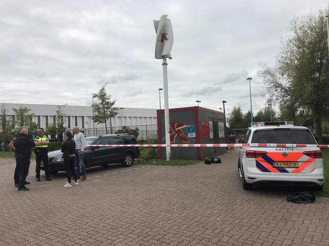 De Forensische Opsporing deed onderzoek naar onder meer kledingstukken die waren achtergebleven op de plaats delict op het Kardingeplein.