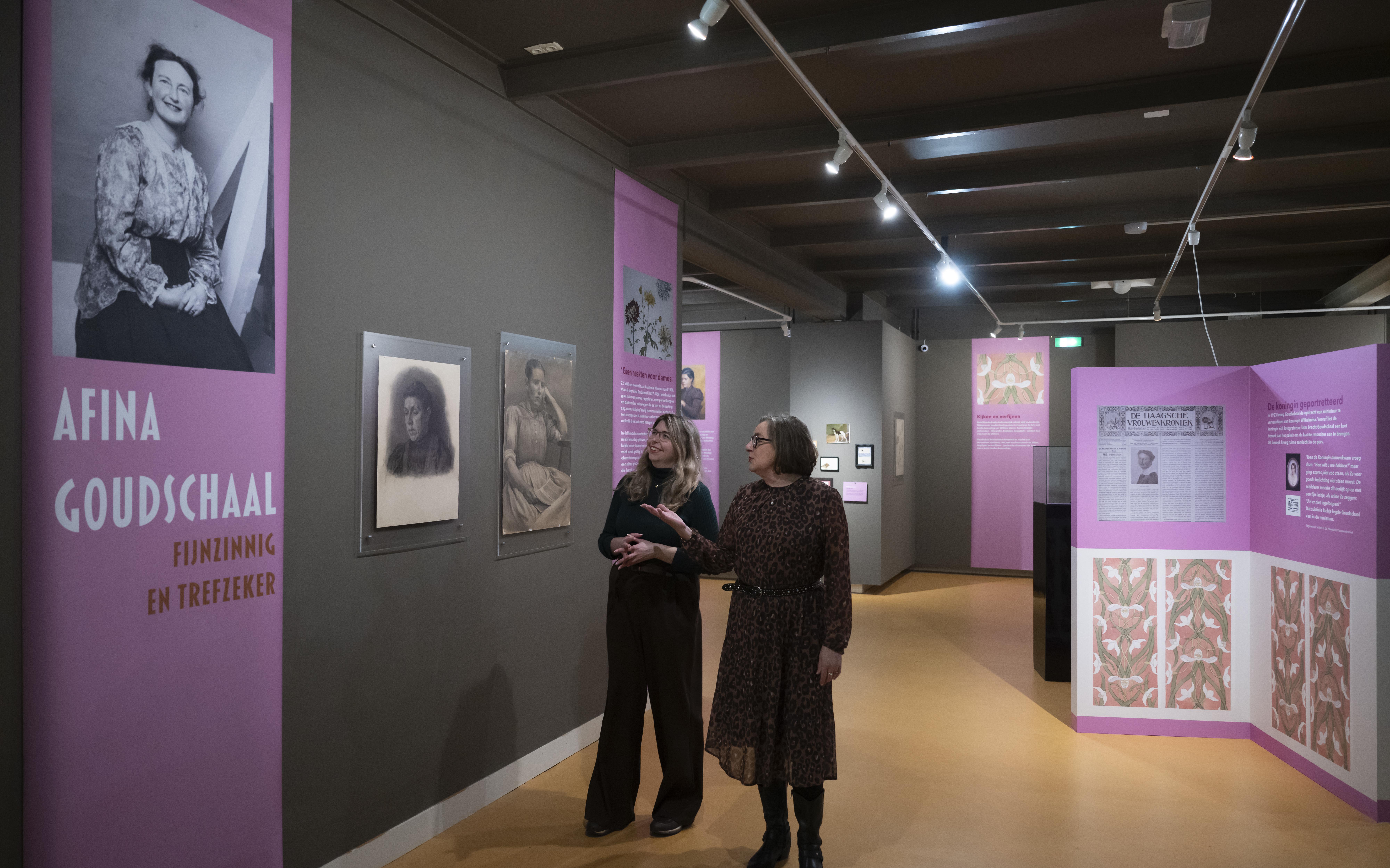 Lisa Witte en Monique Spaltman wijden een tentoonstelling aan kunstenares Afina Goudschaal.
