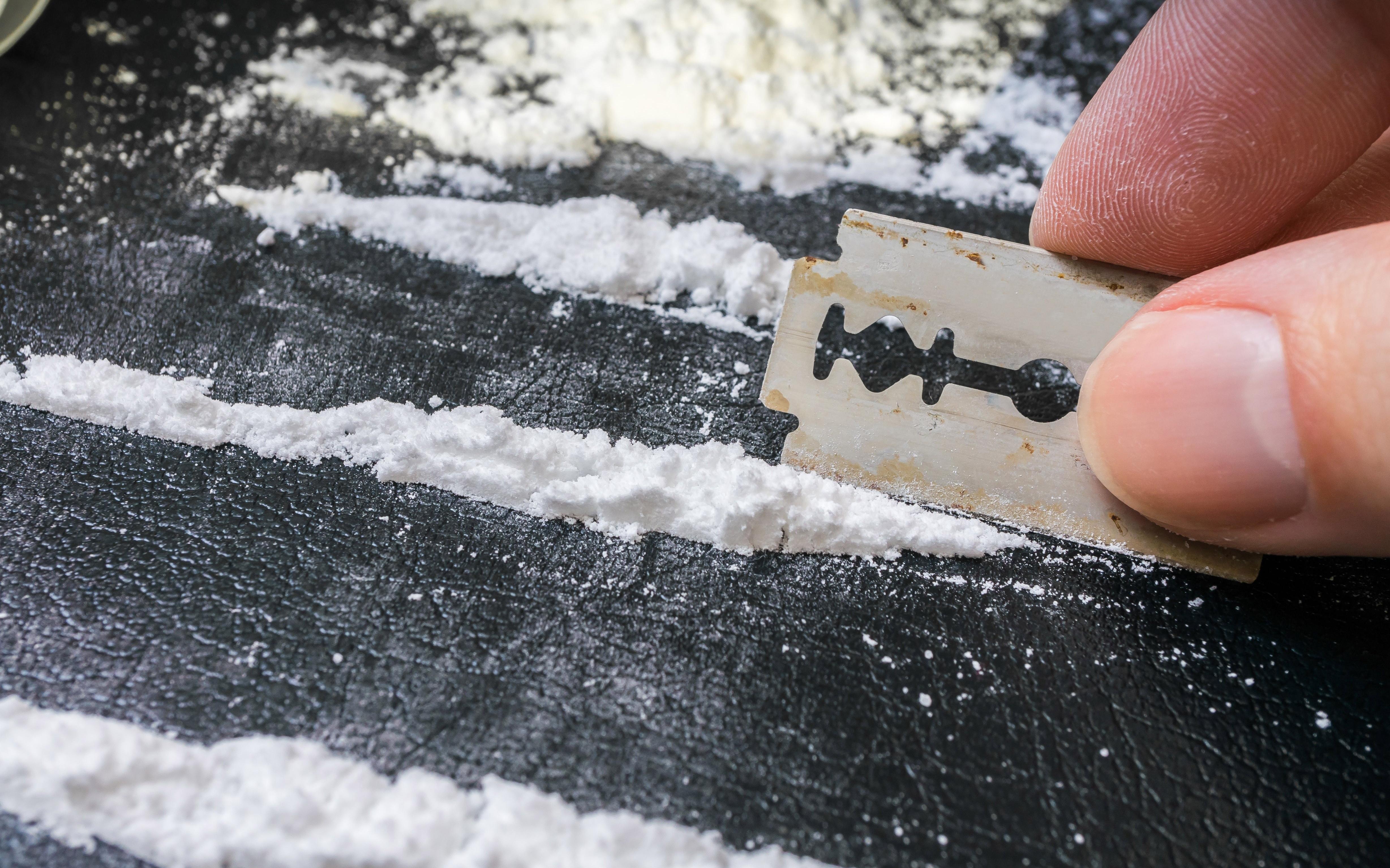 In een huis in Finsterwolde werd 750 gram cocaïne gevonden, reden voor de gemeente het pand een half jaar te sluiten. Daar maken de bewoners bezwaar tegen.