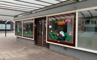 Het Chinees-Indisch restaurant Lotus in Emmen is een dag na de poging overval weer geopend. 