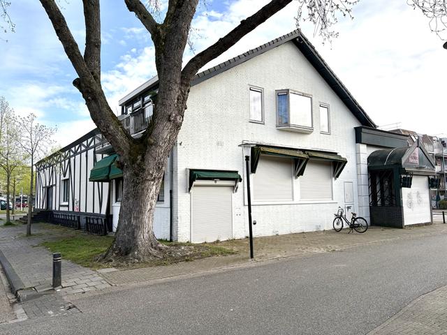 Het huidige pand aan de Markt, waarin discotheek Hollywood gevestigd was, staat al jarenlang leeg.