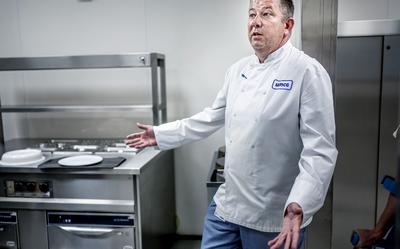 Na jaren onderzoek krijgt de dieet- en innovatiekeuken in het UMCG een gezicht. 