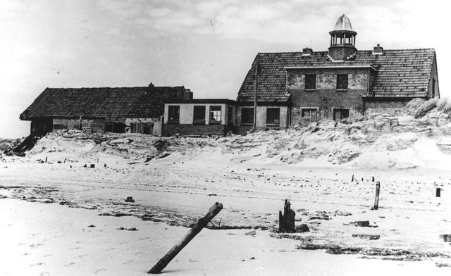 De boerderij waar ze tot 1957 woonden. 