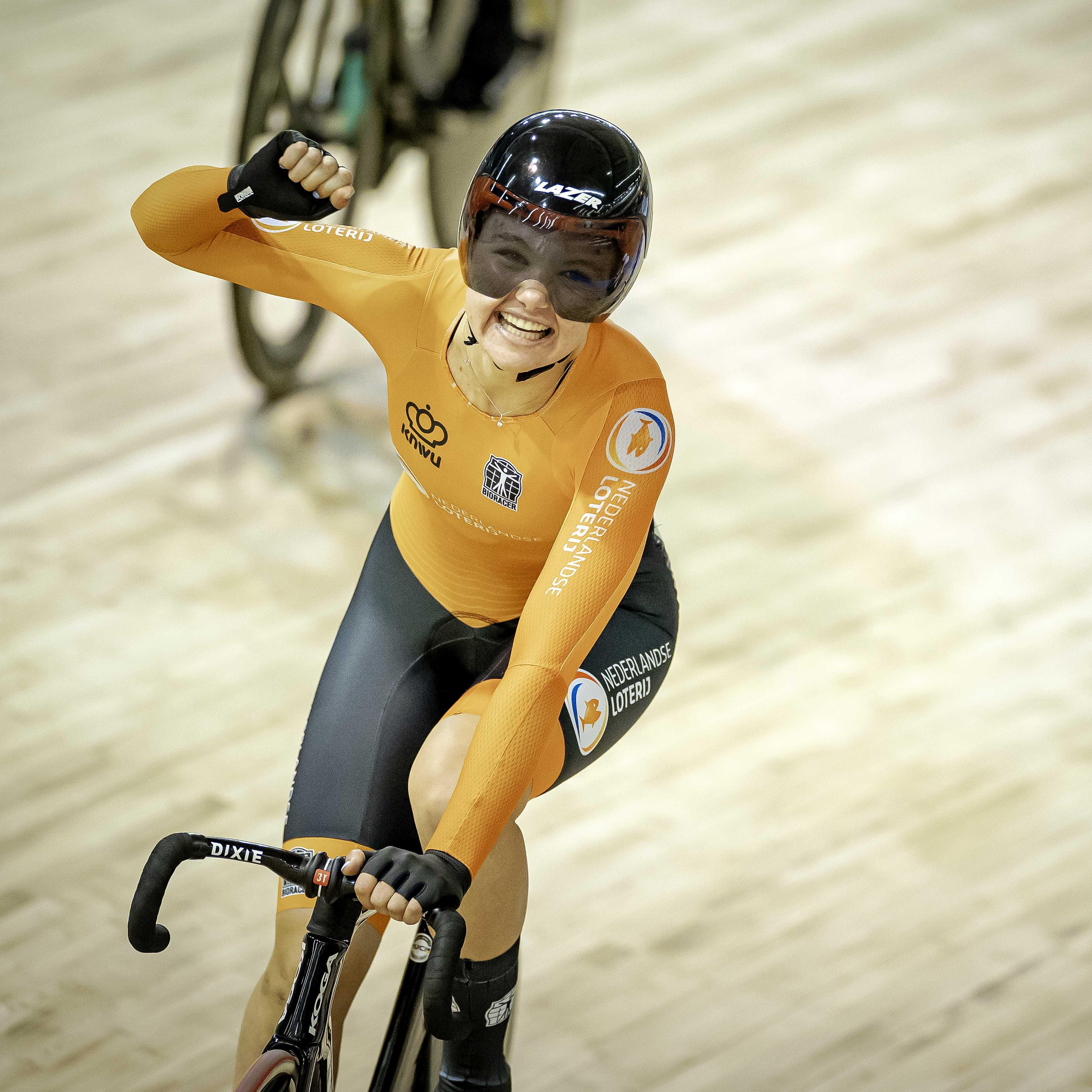 Afgelopen week: Maike van der Duin wint zilver op het WK baanwielrennen op het onderdeel scratch.