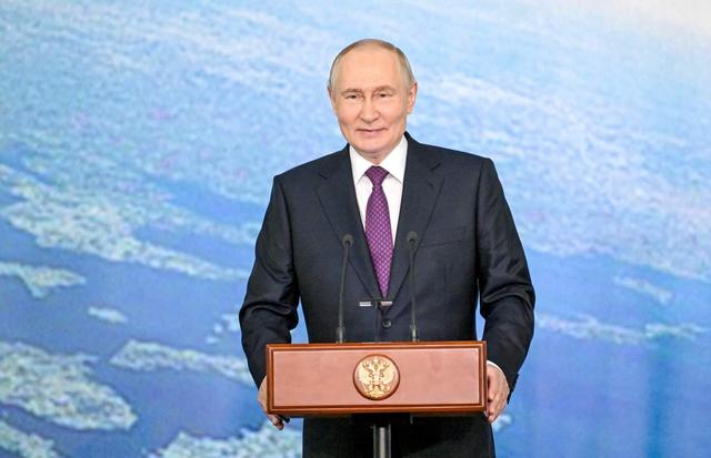 De Russische Staatsdoema heeft woensdag een omstreden wetsvoorstel goedgekeurd dat president Vladimir Poetin de bevoegdheid geeft om troepen naar het buitenland te sturen. 