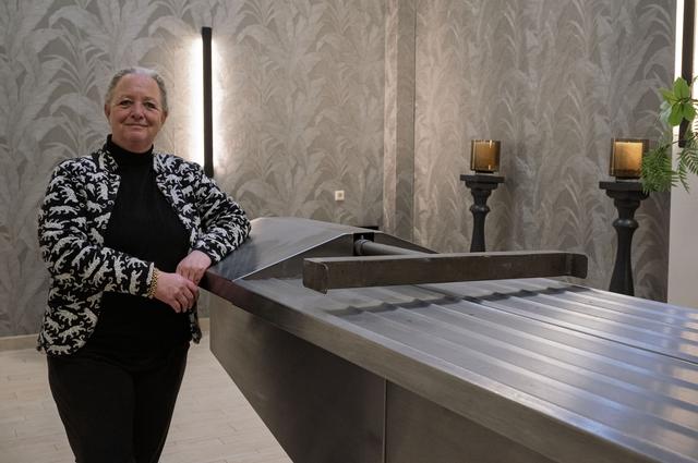 Jacqueline Zomers. "Soms zijn er nabestaanden die meewillen naar de oven. Ook dat kan."