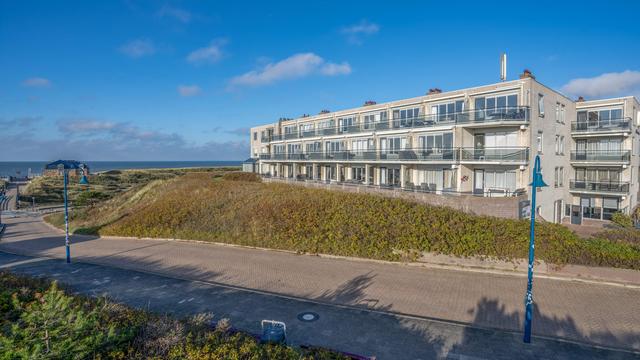 In appartementencomplex Juliana bij het strand van De Koog staan verschillende vakantiewoningen te koop. 