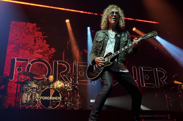 Foreigner, het laatste optreden op het hoofdpodium zaterdagavond in Emmen.