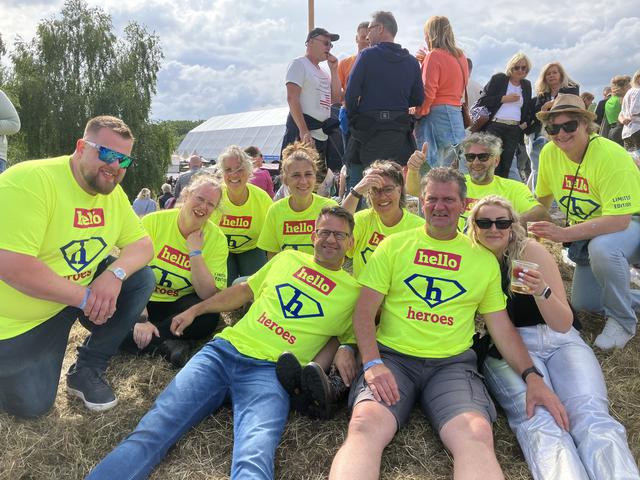 De vriendengroep van Jan de Kroon (52). 