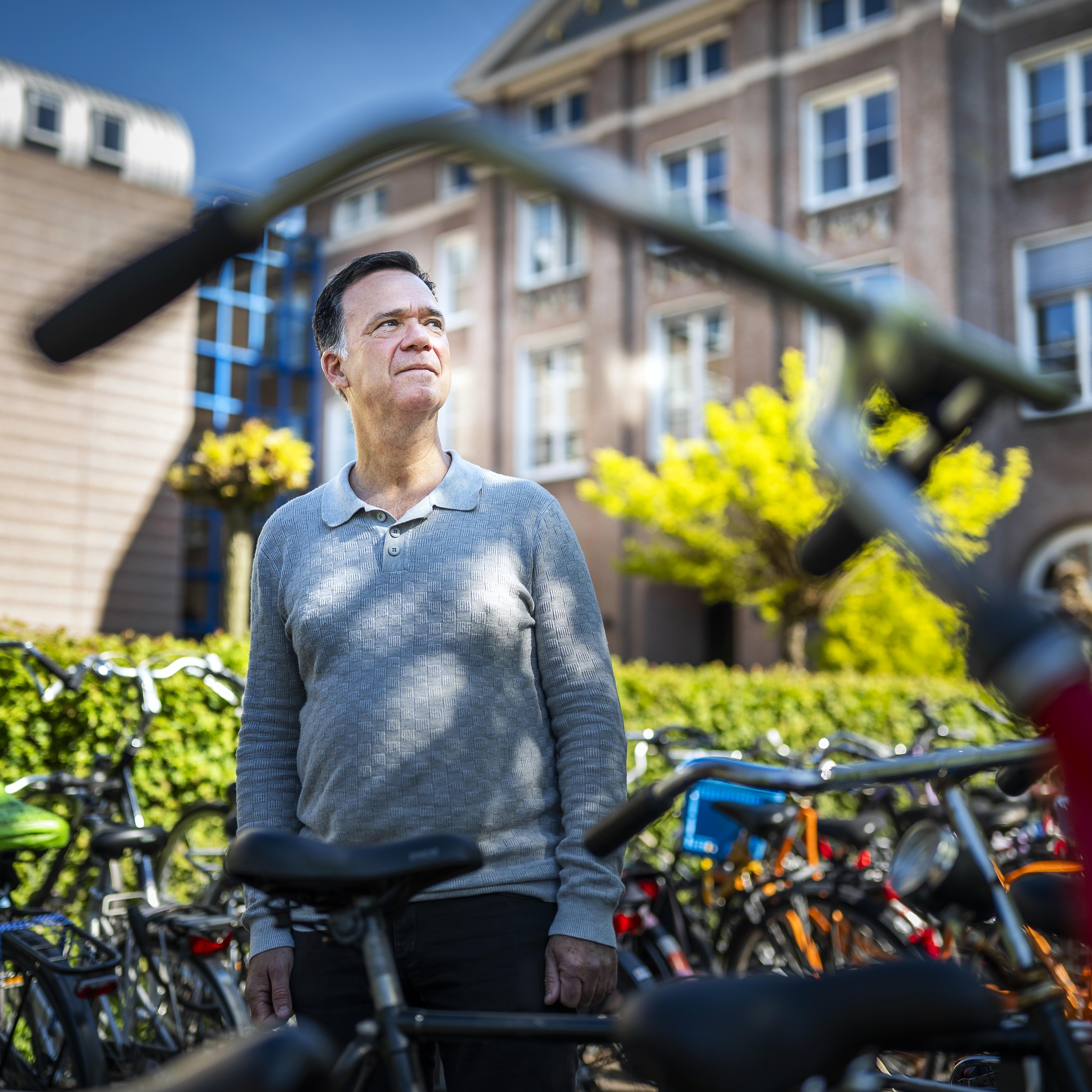 De inzet van mensen met een arbeidsbeperking bij de universiteit begon met de aanpak van verkeerd geparkeerde fietsen.