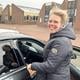 Buurtwerker Anneleen van der Zee bij de aftrap van ANWB Automaatje ruim een jaar geleden. 