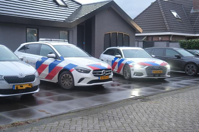 De politie-inval bij de woning in Meppel, afgelopen november.