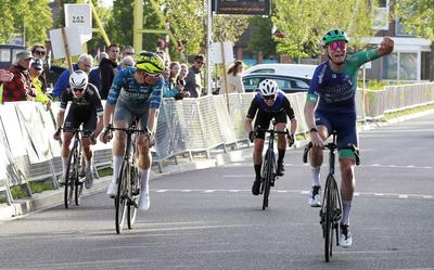 Matthieu Hollaar wint voor Bart Kortleve en Floris Haverdings.