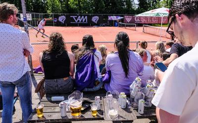 Bier en zon, maar geen titel en promotie voor de studenten van TAM.