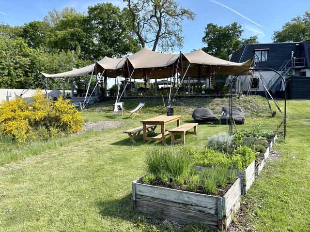 Er wordt gekookt met verse ingrediënten uit eigen moestuin.