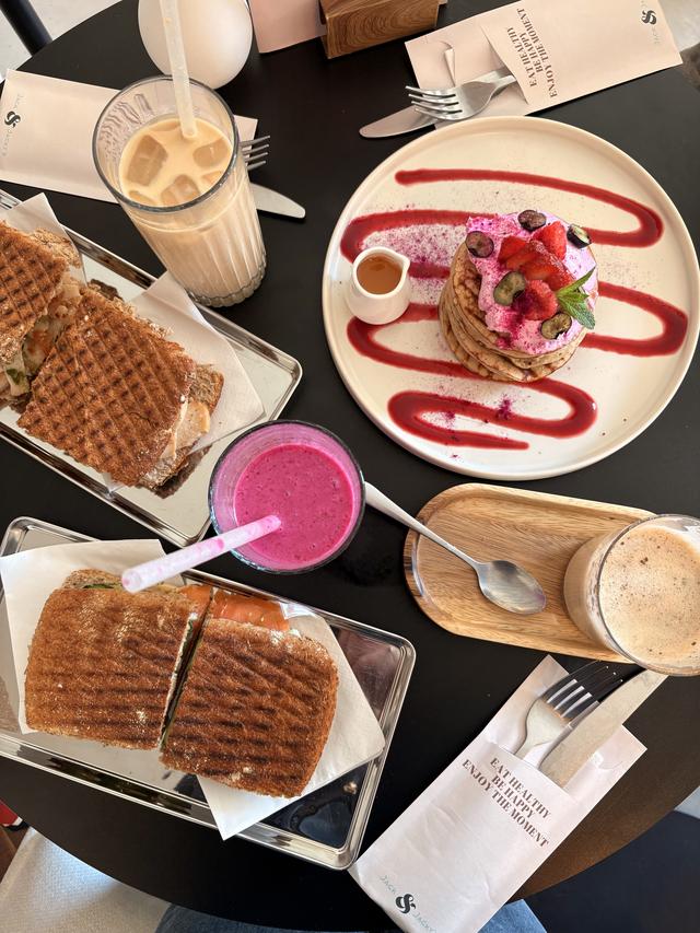 De instagramable smoothies en sandwiches van Jack & Jacy’s in Leeuwarden. 