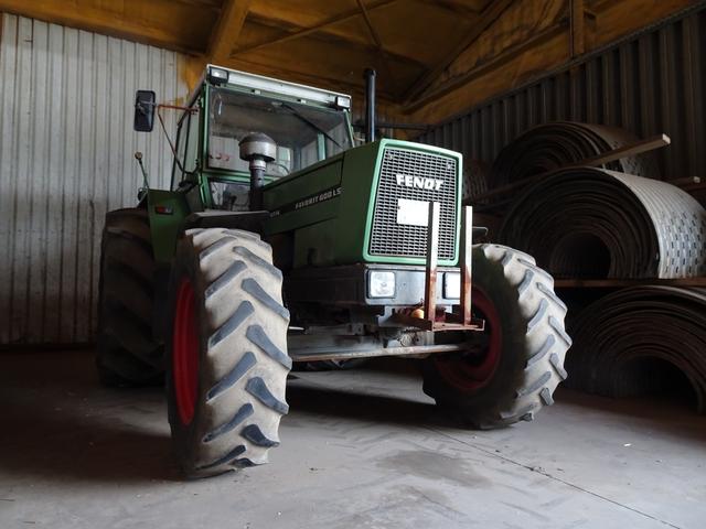                                
De trekker van Berend van der Velde, een Fendt Favorit 600LS, bouwjaar 1981.                                