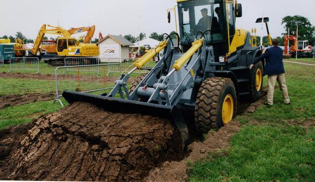 Demonstraties van voertuigen horen bij de Landbouwbeurs.