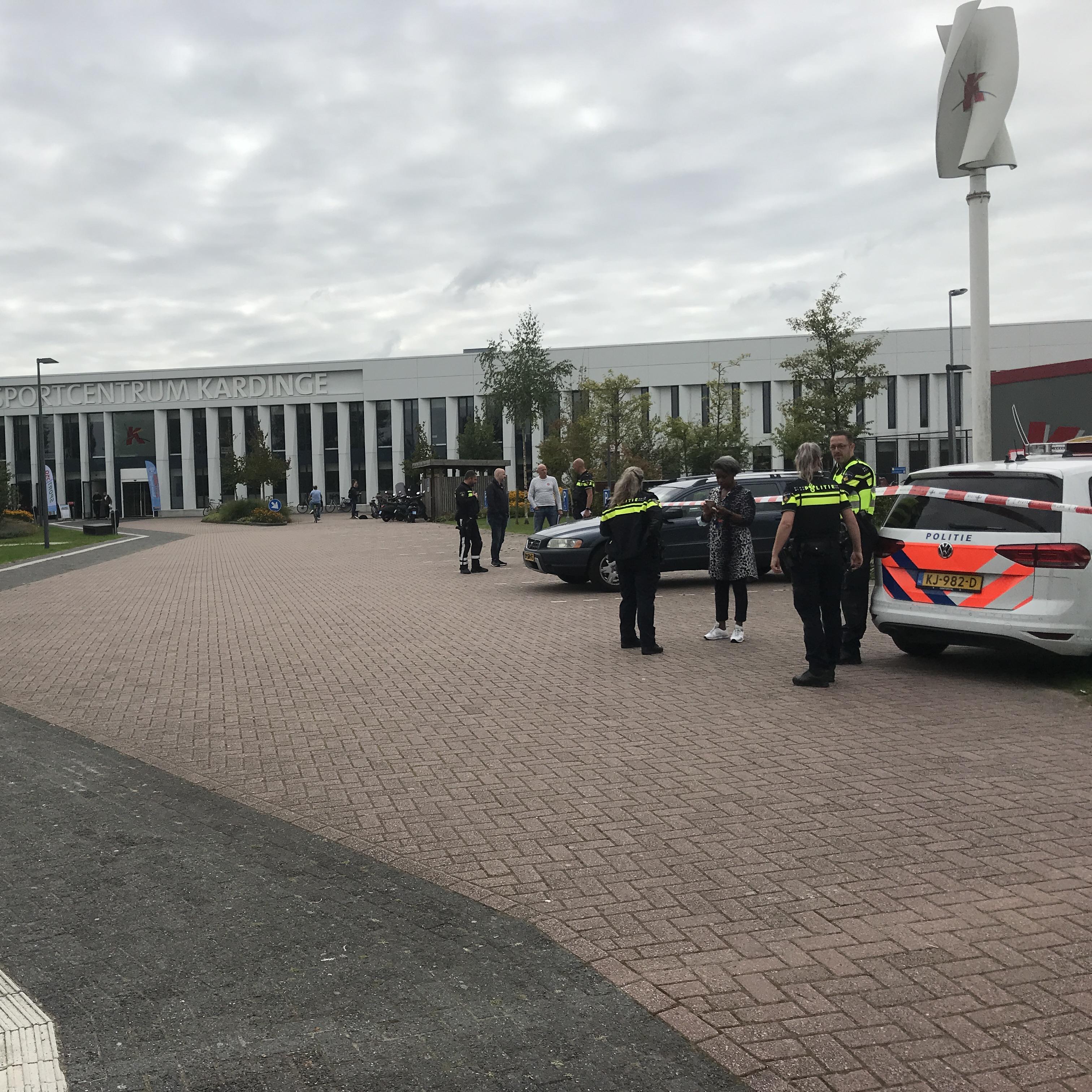 De politie deed uitgebreid onderzoek op het Kardingeplein.