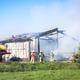 De brandweer kon voorkomen dat het vuur oversloeg, maar kon de schuur niet meer redden.