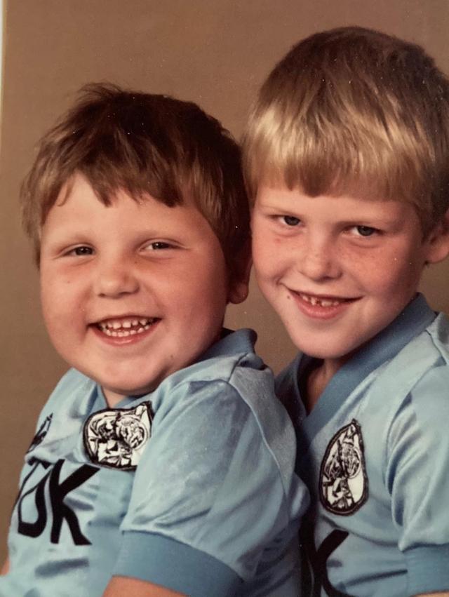 Gerjan (links) met zijn twee jaar oudere broer Wilfred.