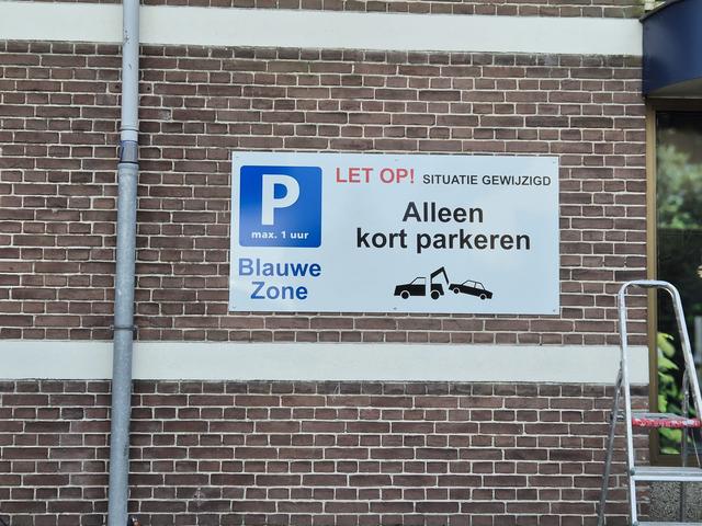 Het bord van Petra Hoekstra, dat ze van de gemeente weer moest verwijderen.