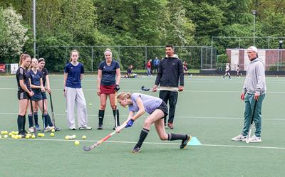 Hockeyclinics door Pirmin Blaak.