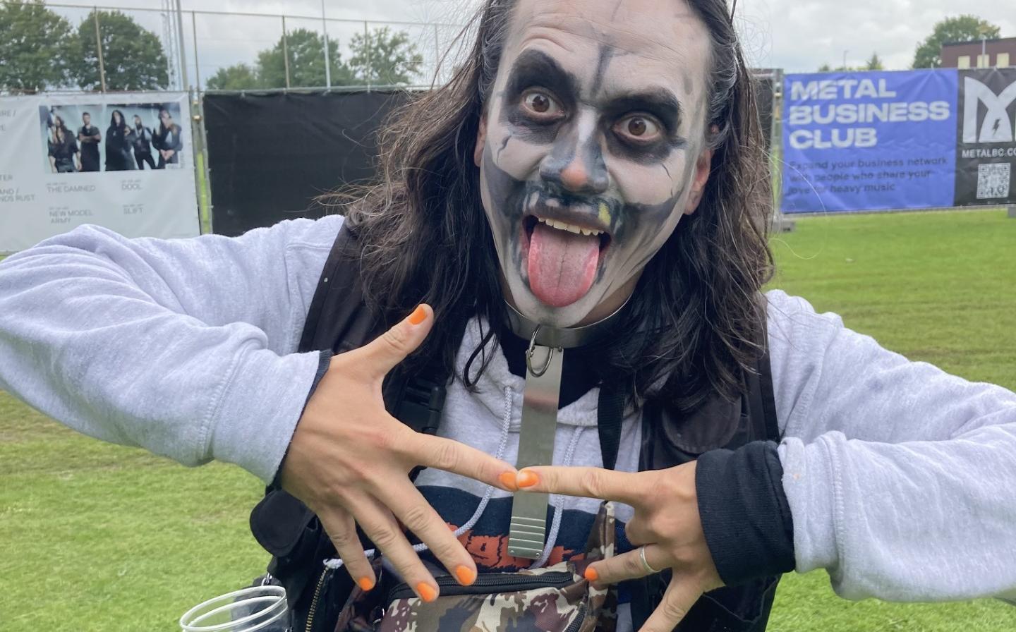 Ischa Dassen heeft het prima naar zijn zin op het meerdaagse festival Pitfest.