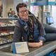 Coba Wesseling-Sterken (67) werkte ruim 51 jaar lang in de supermarkt in Nieuw-Amsterdam. Dinsdag beleefde de enthousiaste caissière haar allerlaatste werkdag. 